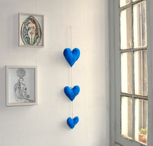 Cargar imagen en el visor de la galería, Colgante corazón azul
